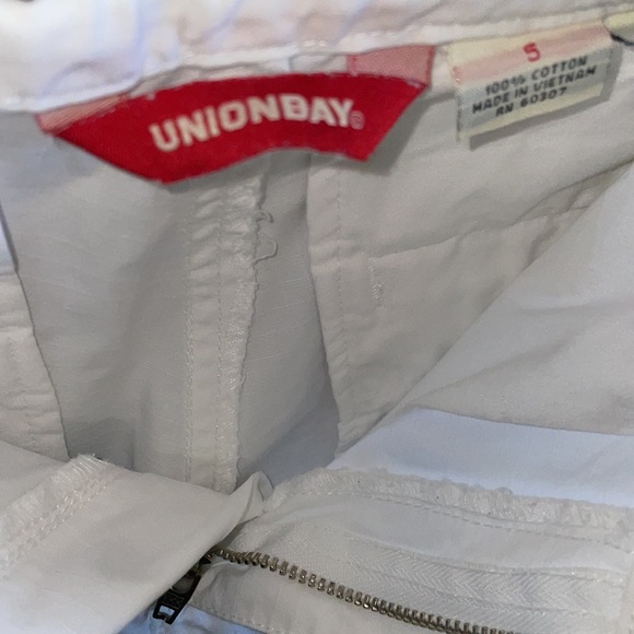 White capri pants.  Size 5.  Unionbay brand - Picture 7 of 11